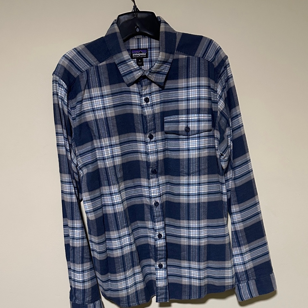 Patagonia Blue and White Checkered Button Down Shirt